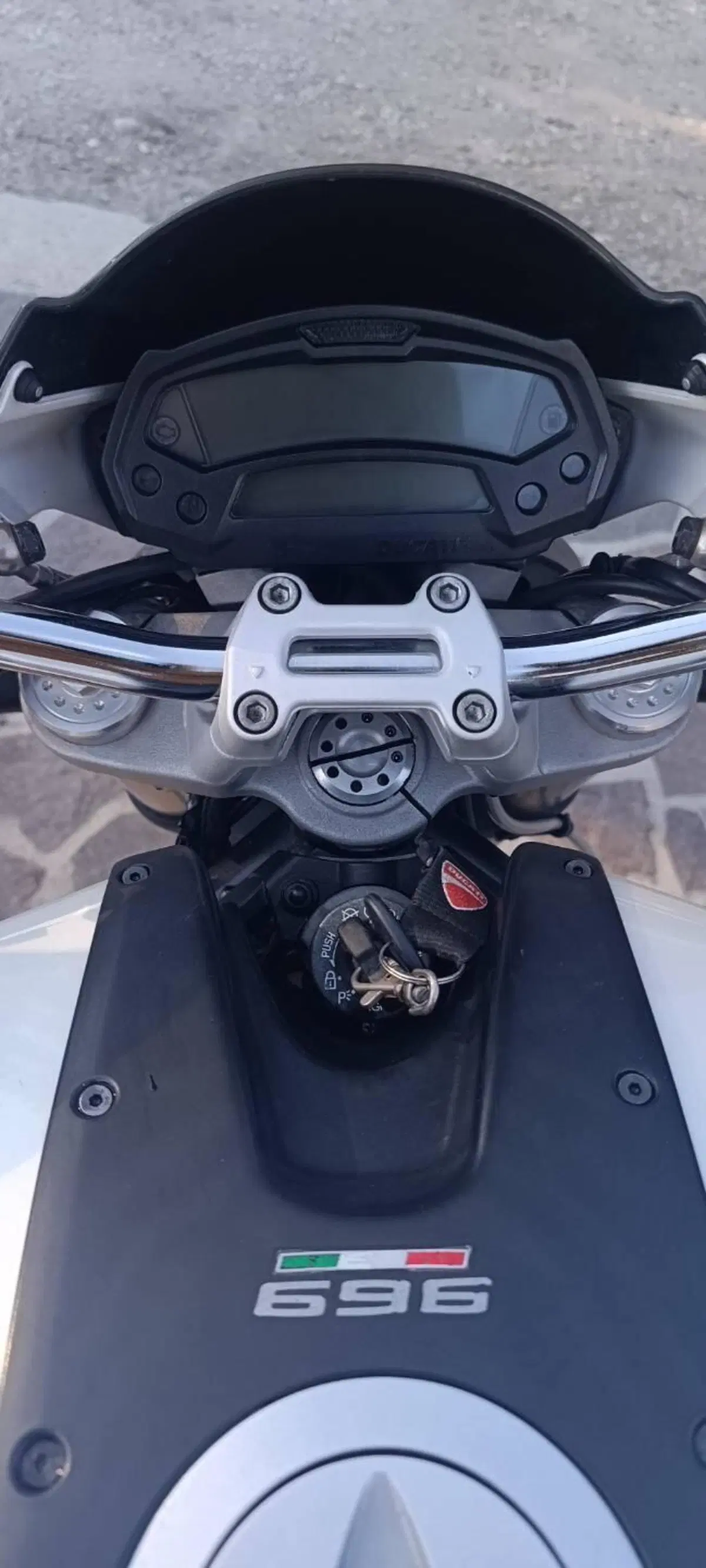 Ducati Monster 696 Plus (2007 - 14) (4)