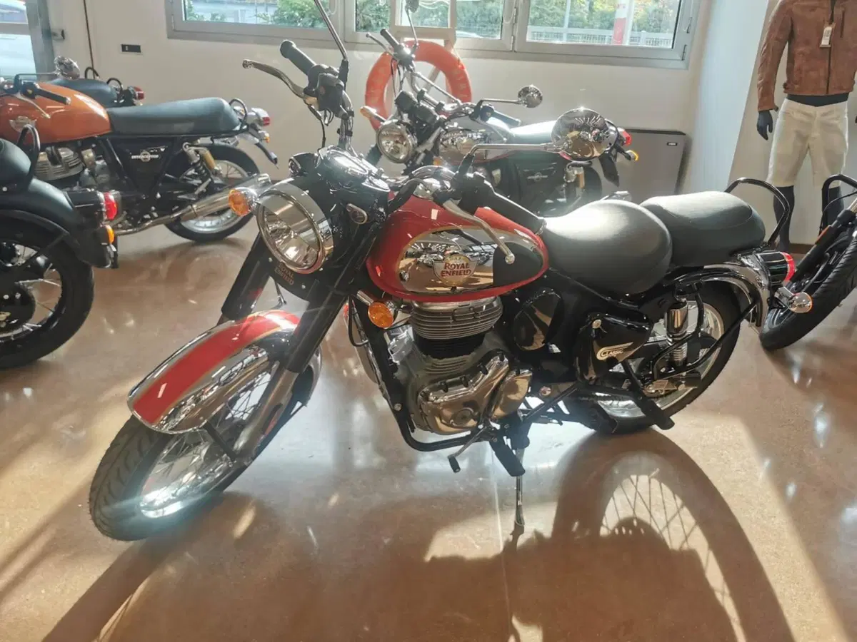 Royal Enfield Classic 350 (2021 - 26) (6)