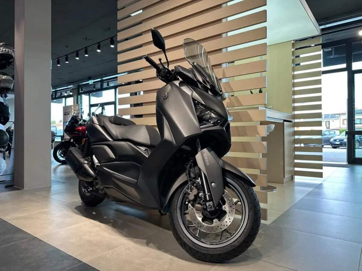 Yamaha X-Max 300 (2021 - 24) (3)