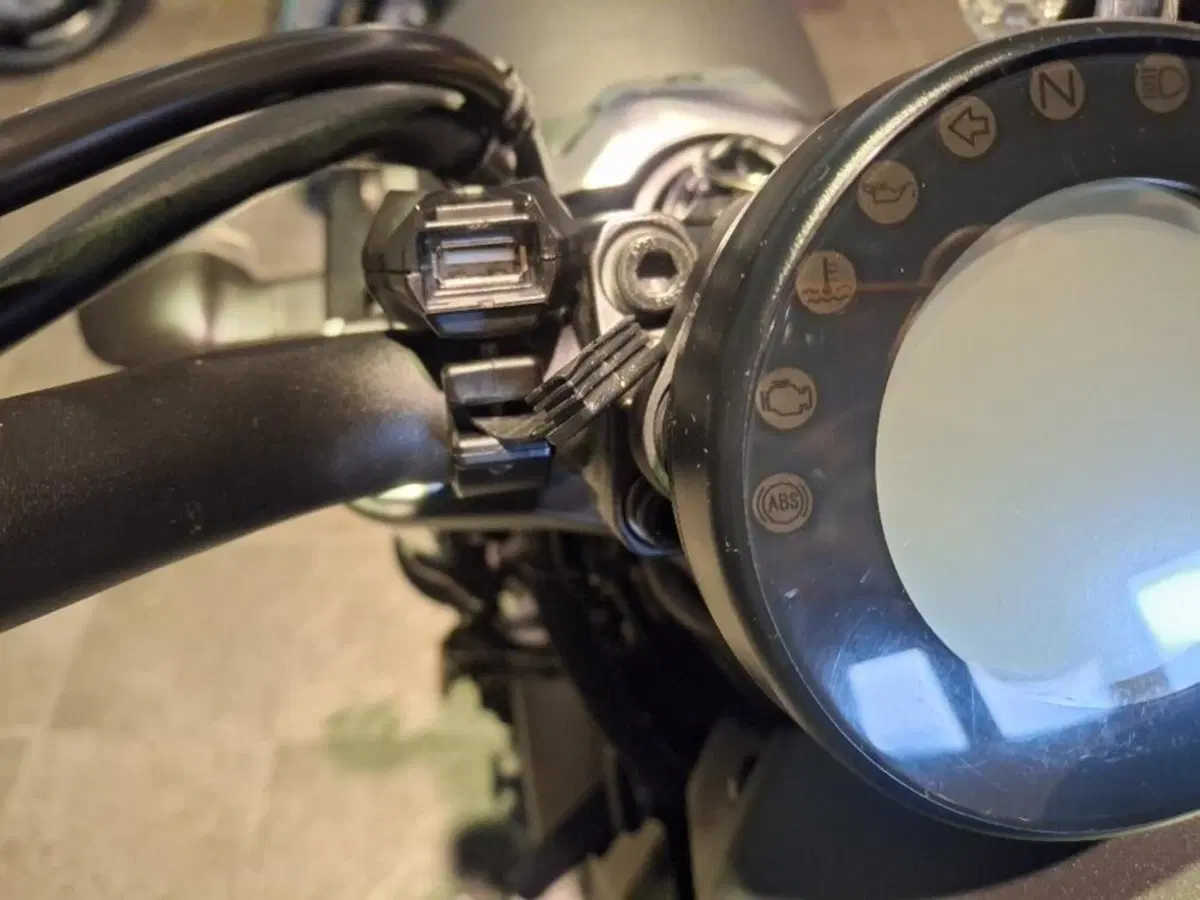 Yamaha XSR 700 ABS (2016 - 20) (3)