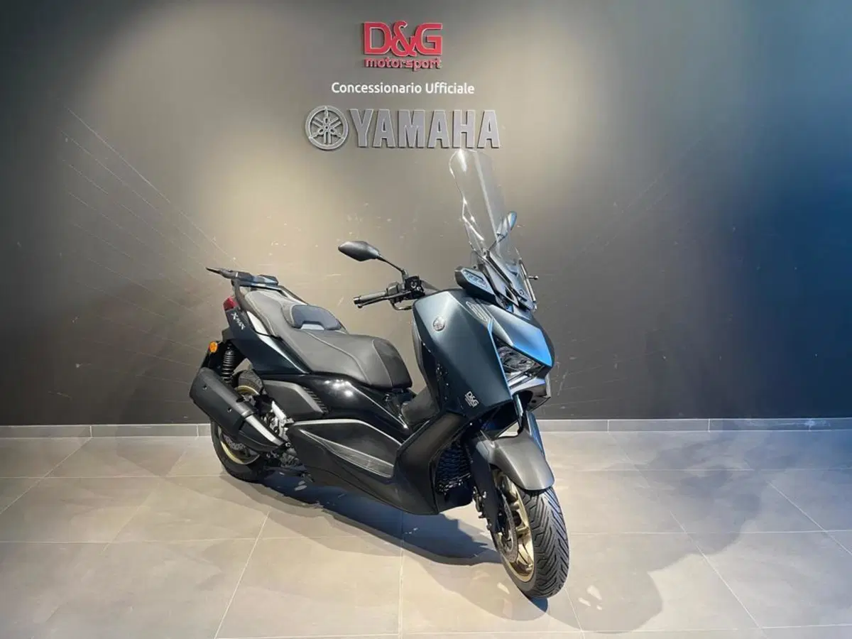 Yamaha X-Max 300 Tech Max (2021 - 24) (2)