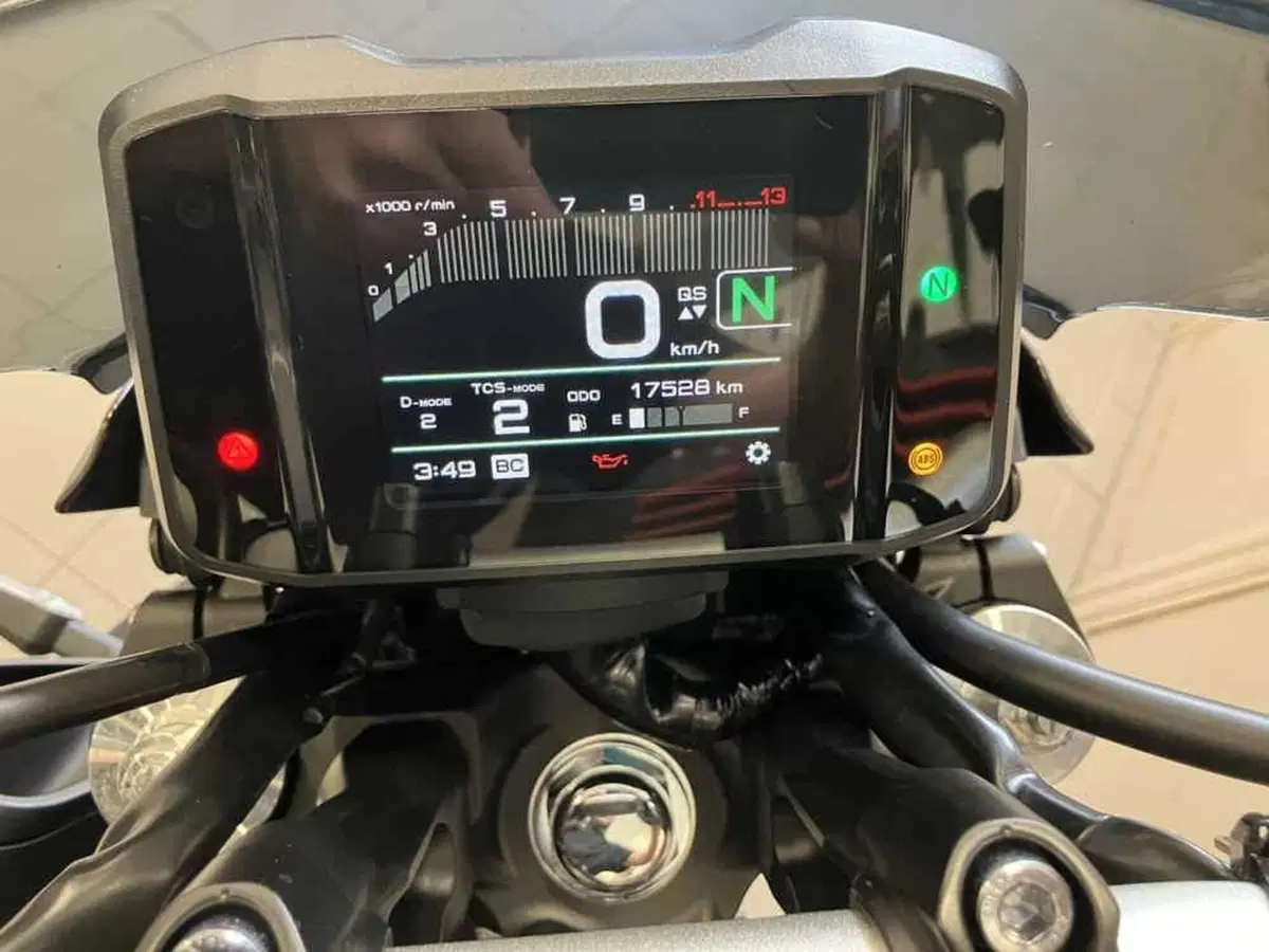 Yamaha MT-09 (2021 - 23) (2)