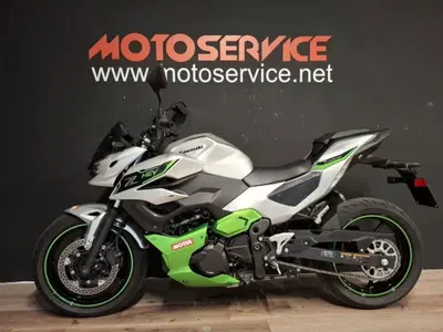Kawasaki Z7 Hybrid (2024 - 26) usata