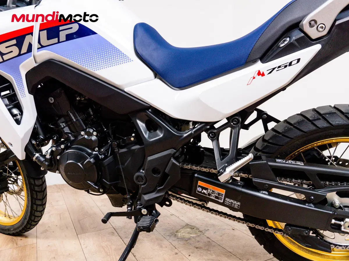 Honda Transalp XL750 (2026) (10)