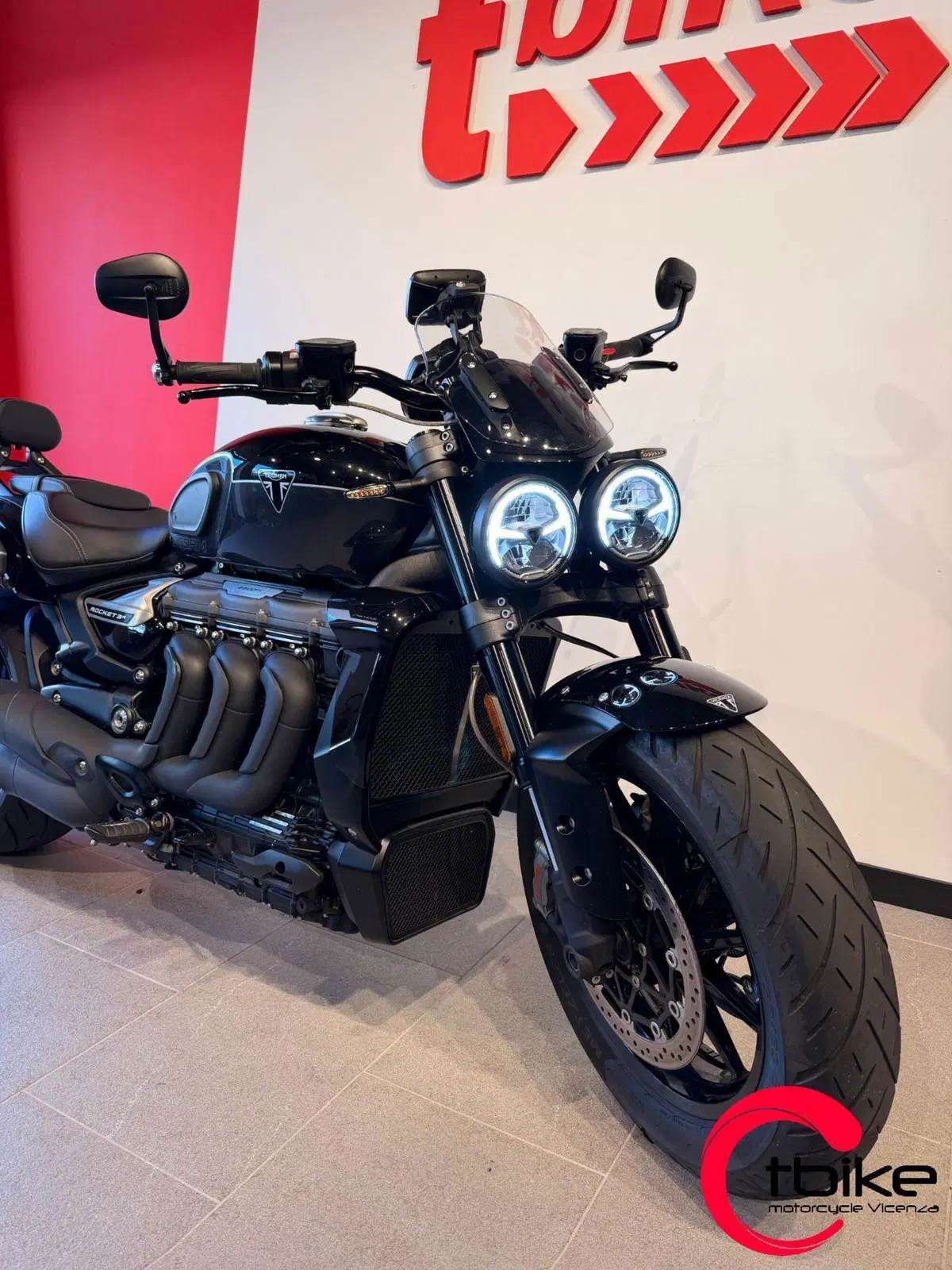 Triumph Rocket 3 Storm R (2024 - 26) (2)
