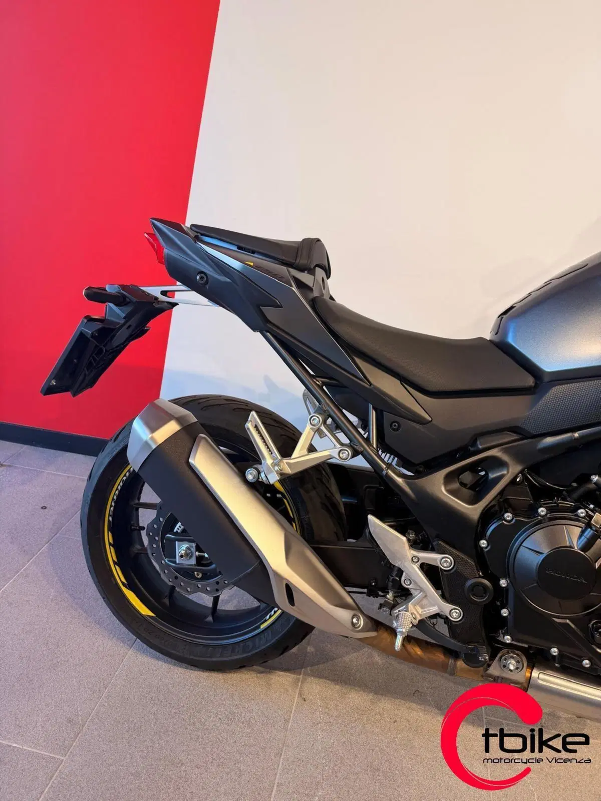 Honda CB 750 Hornet (2023 - 24) (3)