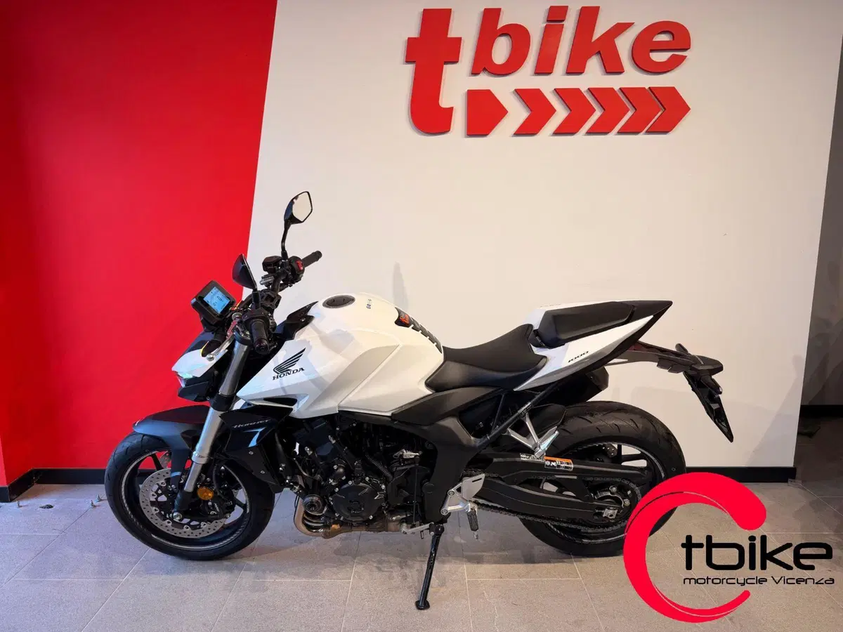 Honda CB 1000 Hornet (2025 - 26) (3)