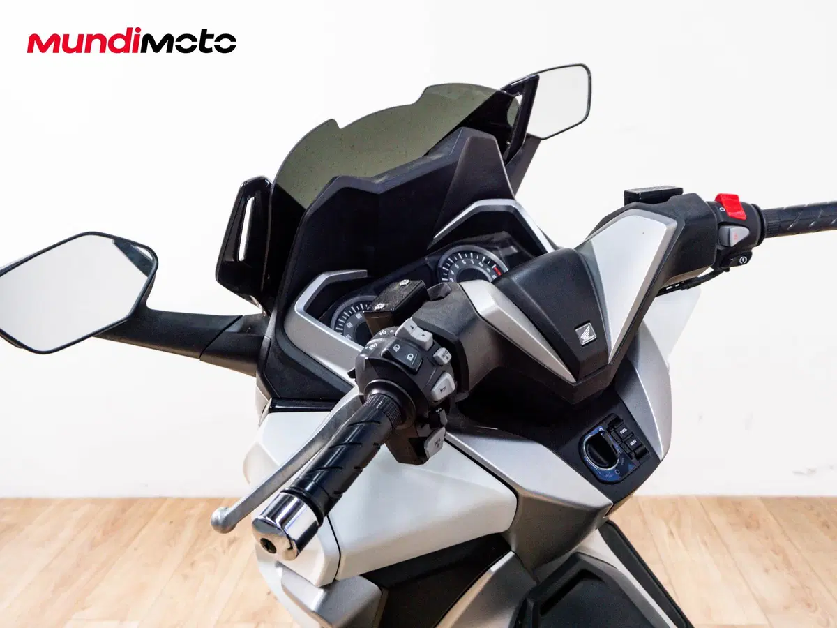 Honda Forza 300 (2019 - 20) (11)