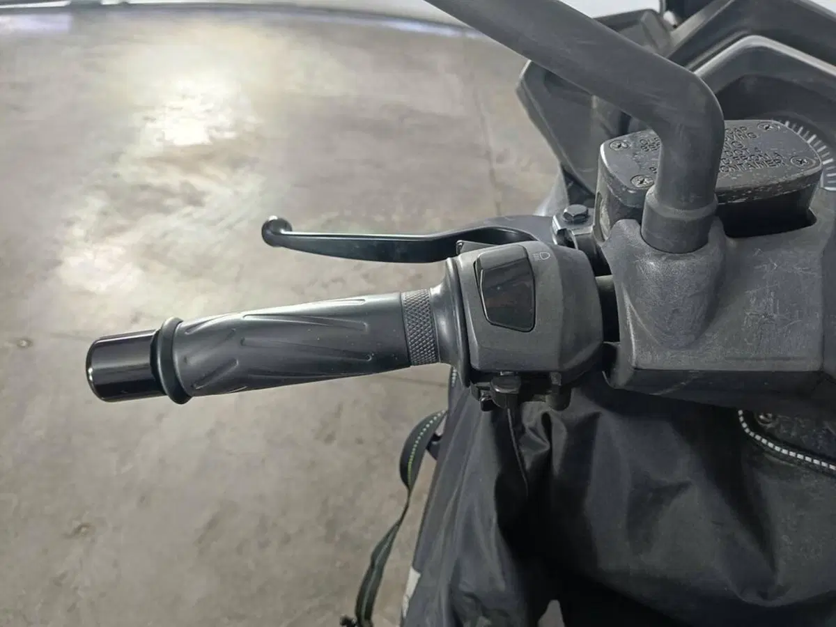 Yamaha X-Max 400 (2013 - 16) (7)