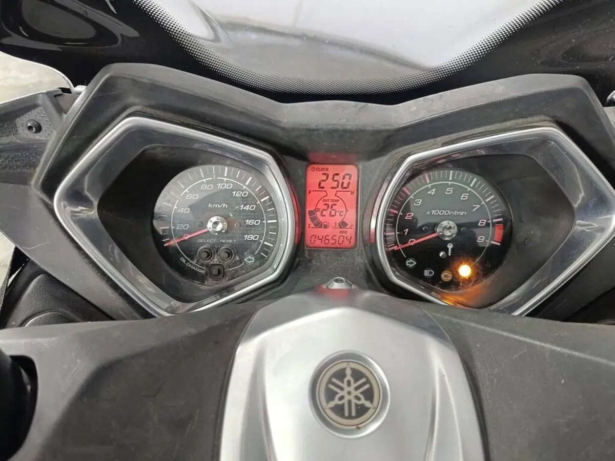 Yamaha X-Max 400 (2013 - 16) (8)