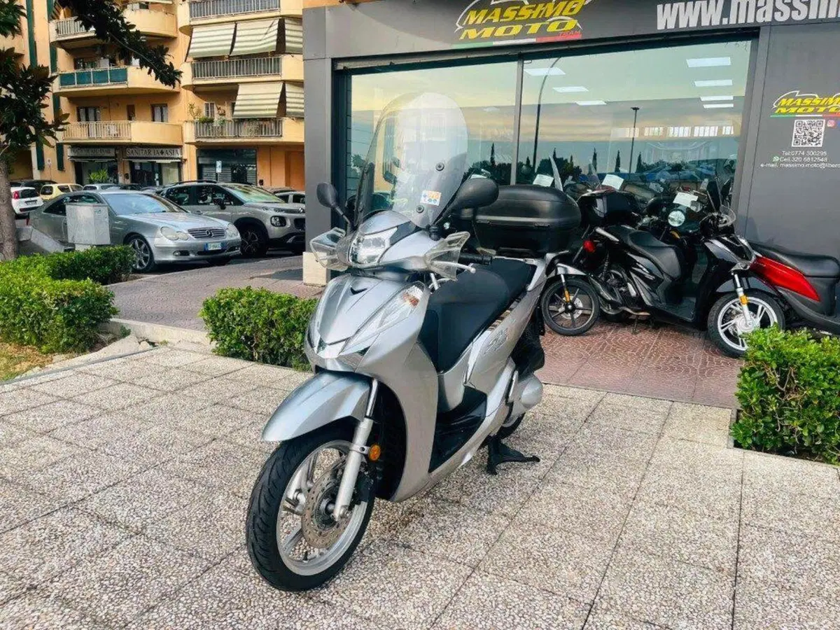 Honda SH 300 i ABS (2016 - 20) (7)