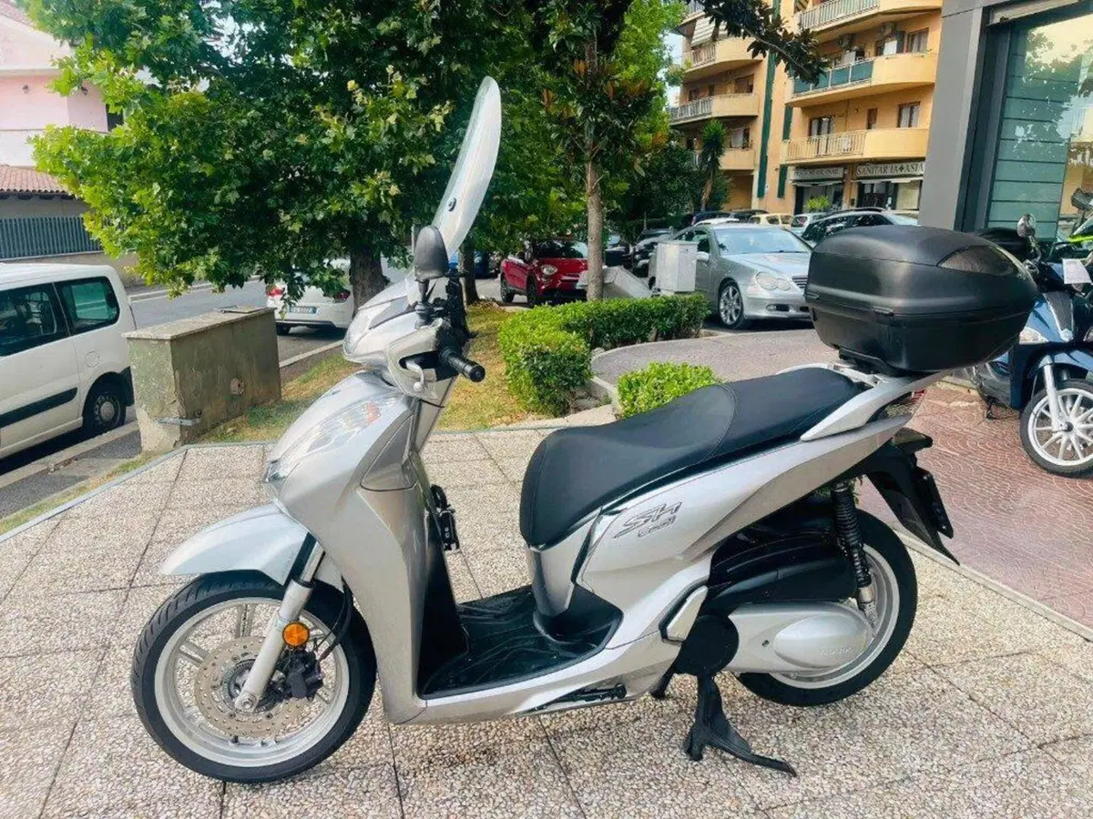 Honda SH 300 i ABS (2016 - 20) (6)