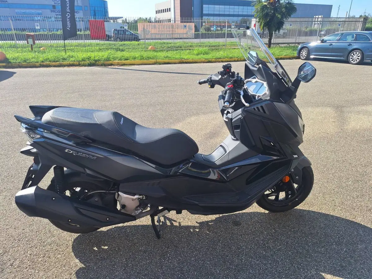 Sym CruiSym 300 E5+ (2025 - 26) (2)
