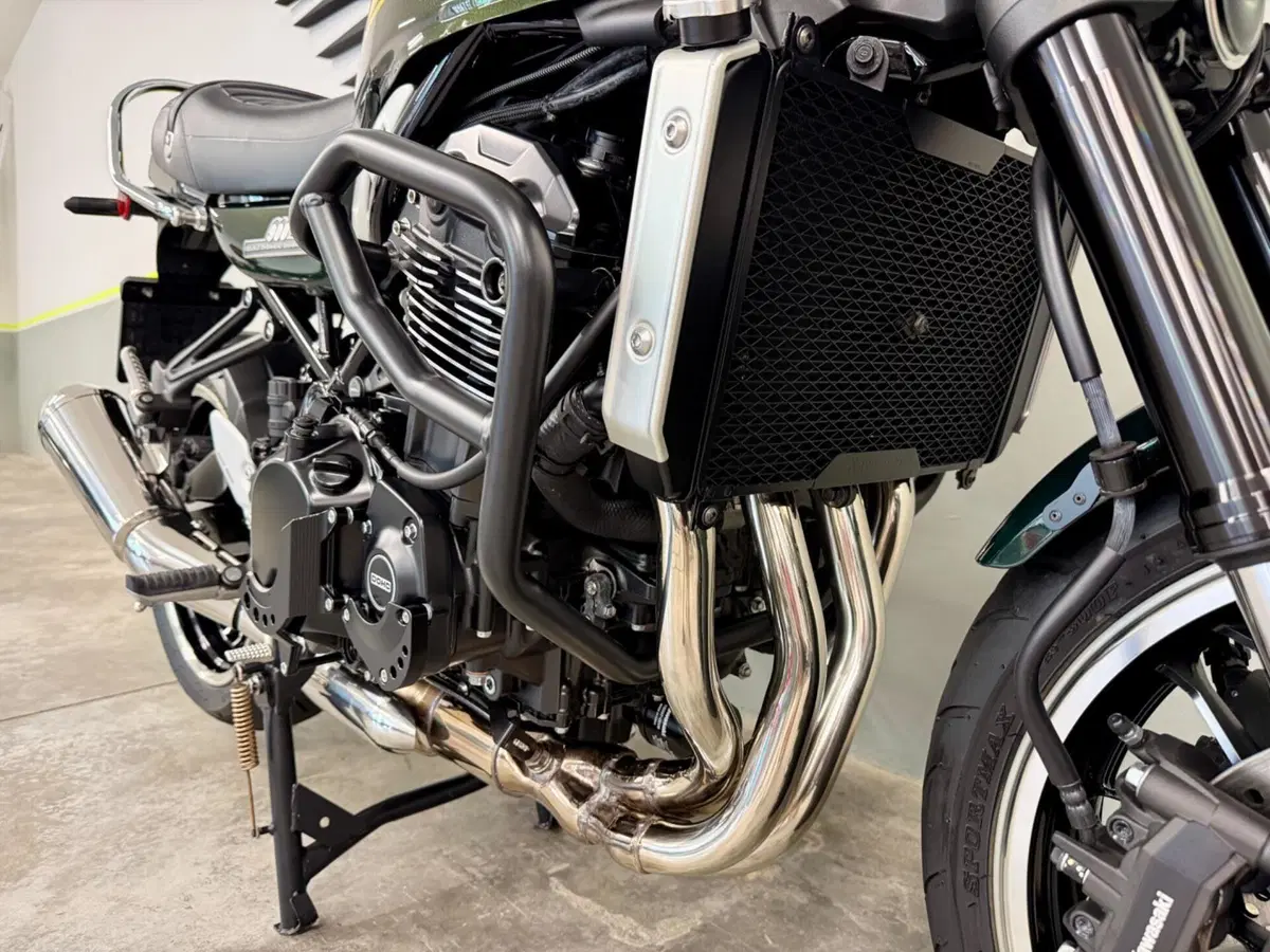 Kawasaki Z 900 RS (2022 - 25) (4)