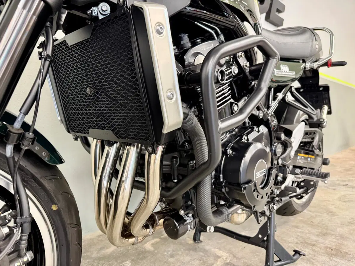 Kawasaki Z 900 RS (2022 - 25) (10)