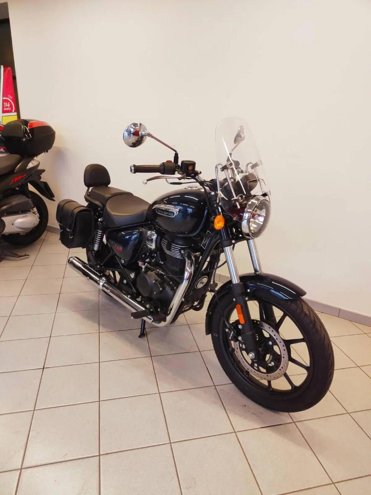 Royal Enfield Meteor 350 (2021 - 26) (4)