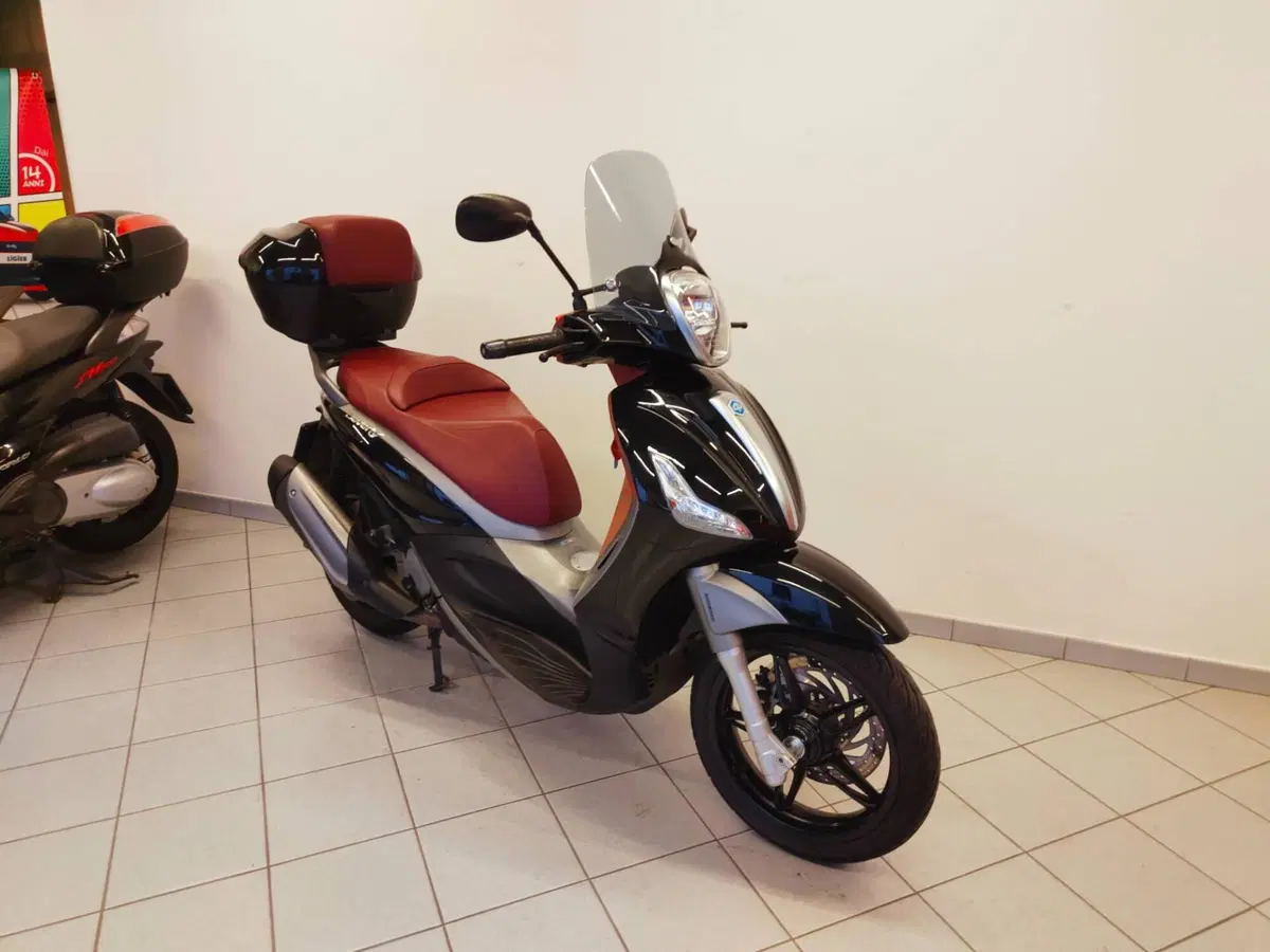 Piaggio Beverly 350 SportTouring ie ABS (2011 - 17)
