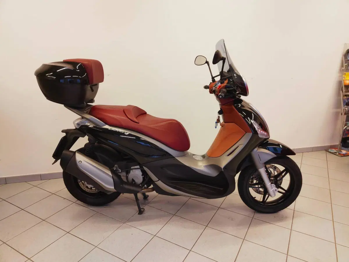 Piaggio Beverly 350 SportTouring ie ABS (2011 - 17) (3)