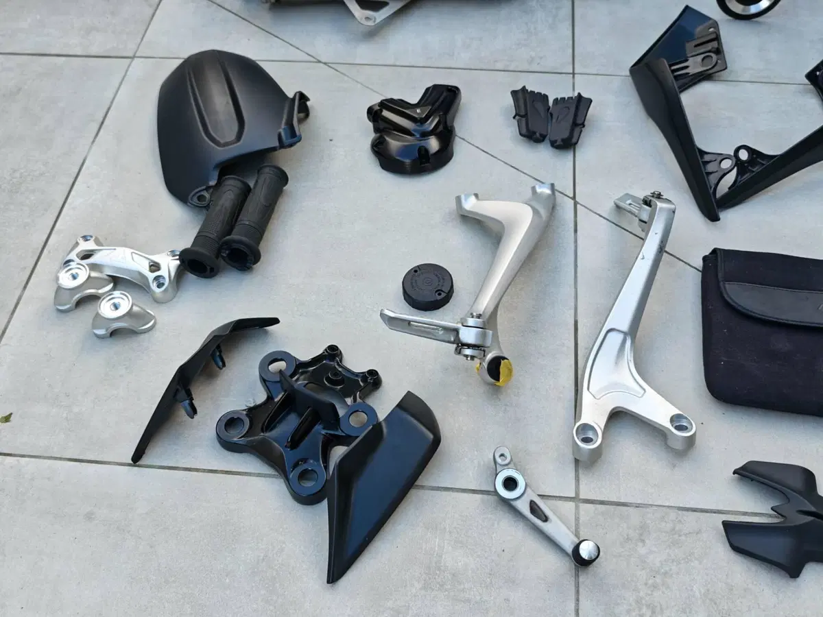 Triumph Speed Triple 1200 RS (2021 - 24) (9)