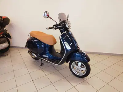 Vespa GTS 300 Hpe (2019) usata