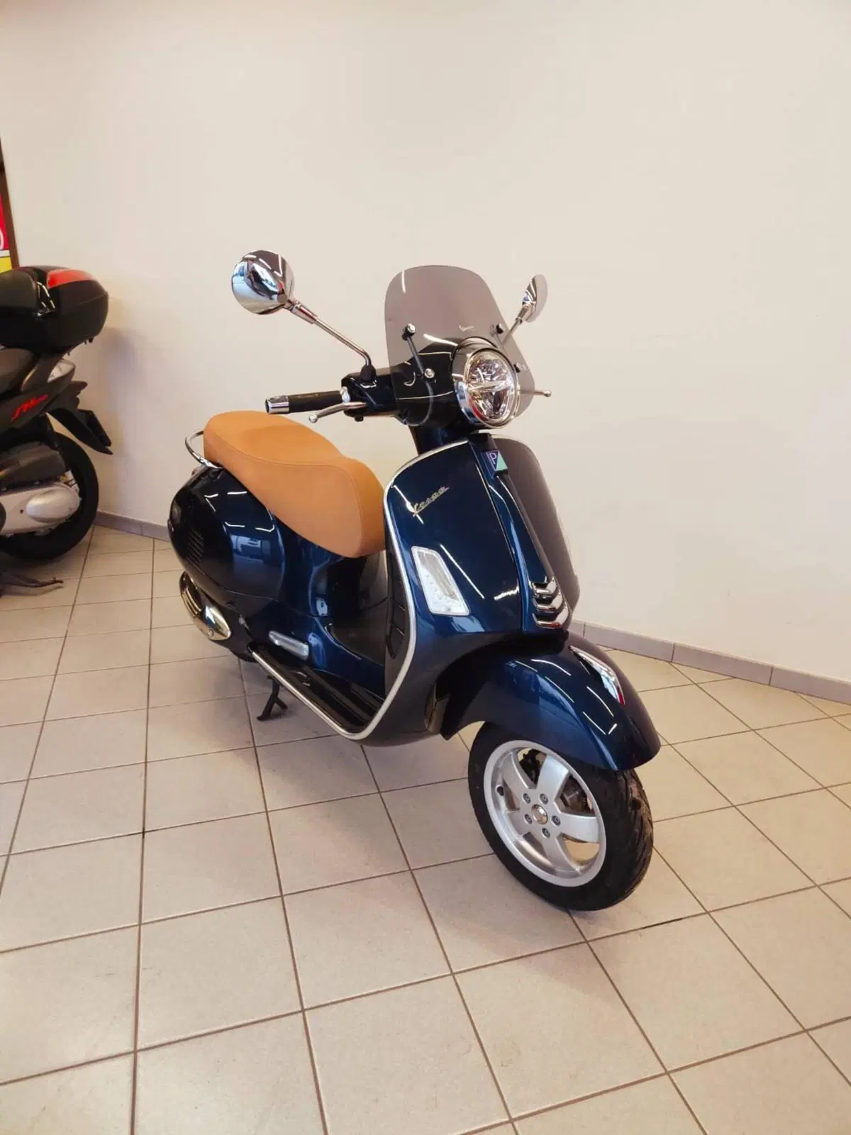 Vespa GTS 300 Hpe (2019) (4)