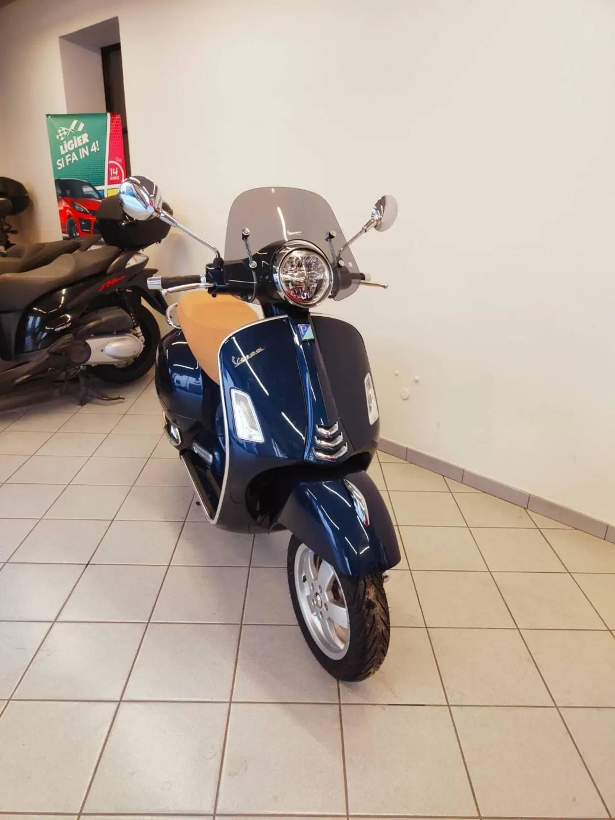 Vespa GTS 300 Hpe (2019) (5)