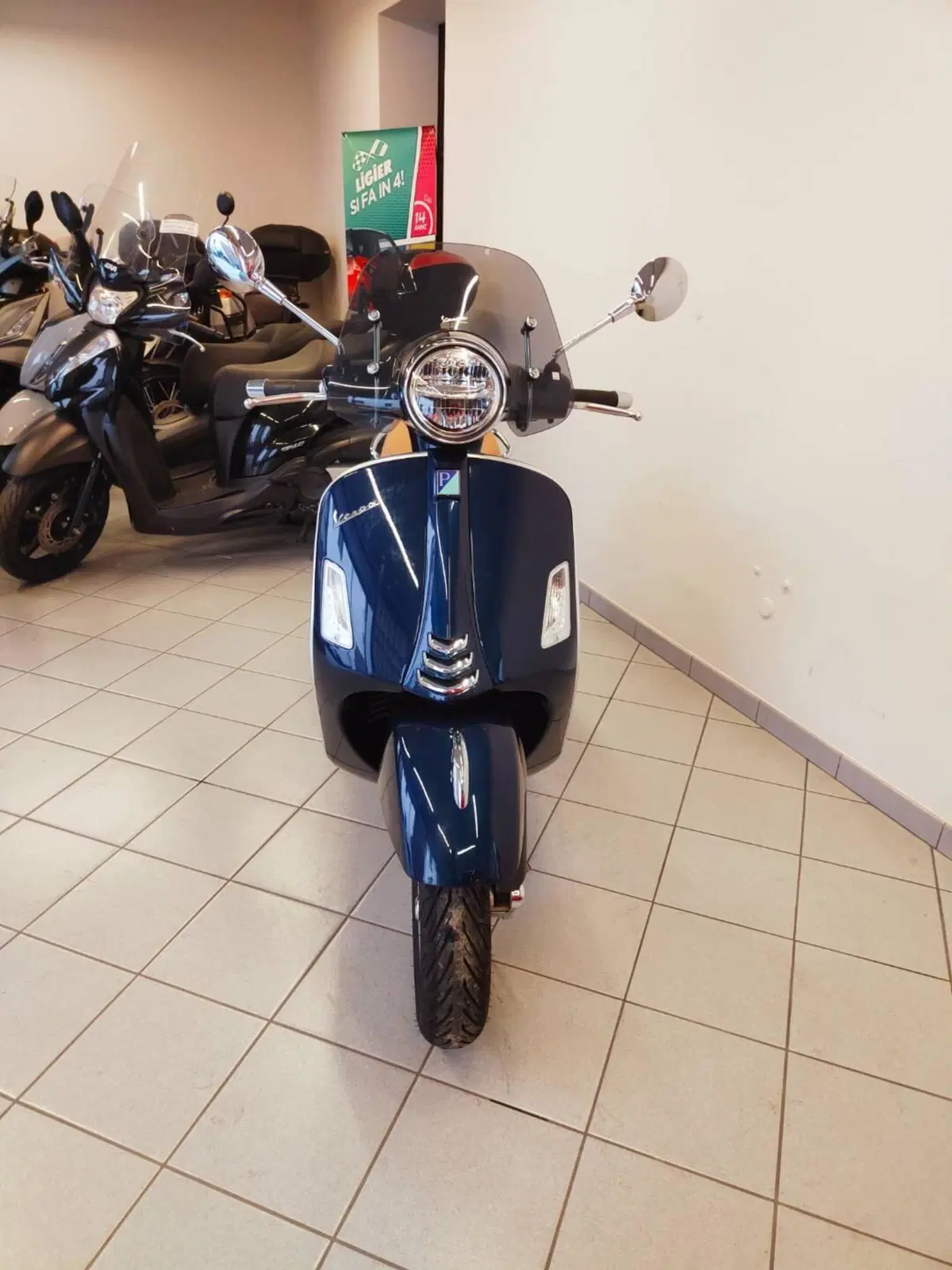 Vespa GTS 300 Hpe (2019) (6)