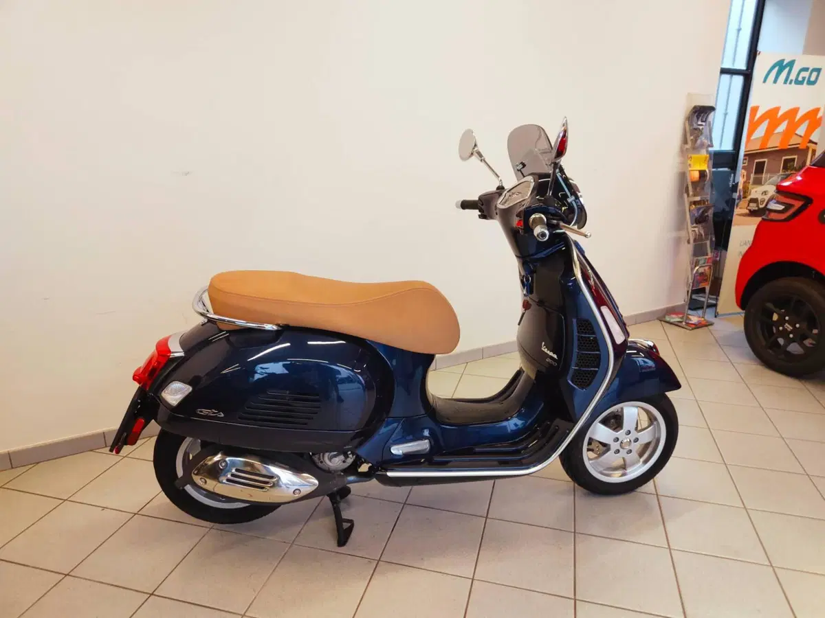 Vespa GTS 300 Hpe (2019) (7)
