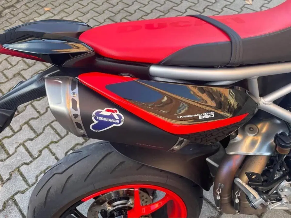 Ducati Hypermotard 950 RVE (2020) (4)