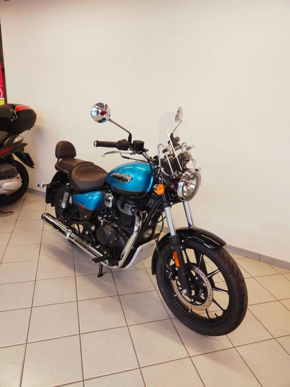 Royal Enfield Meteor 350 (2021 - 26) (4)