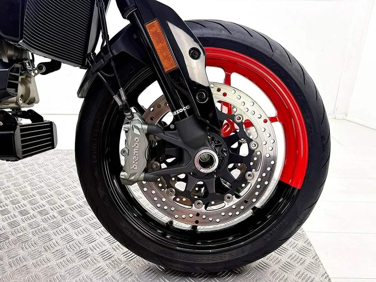 Ducati Hypermotard 950 RVE (2022 - 25) (11)