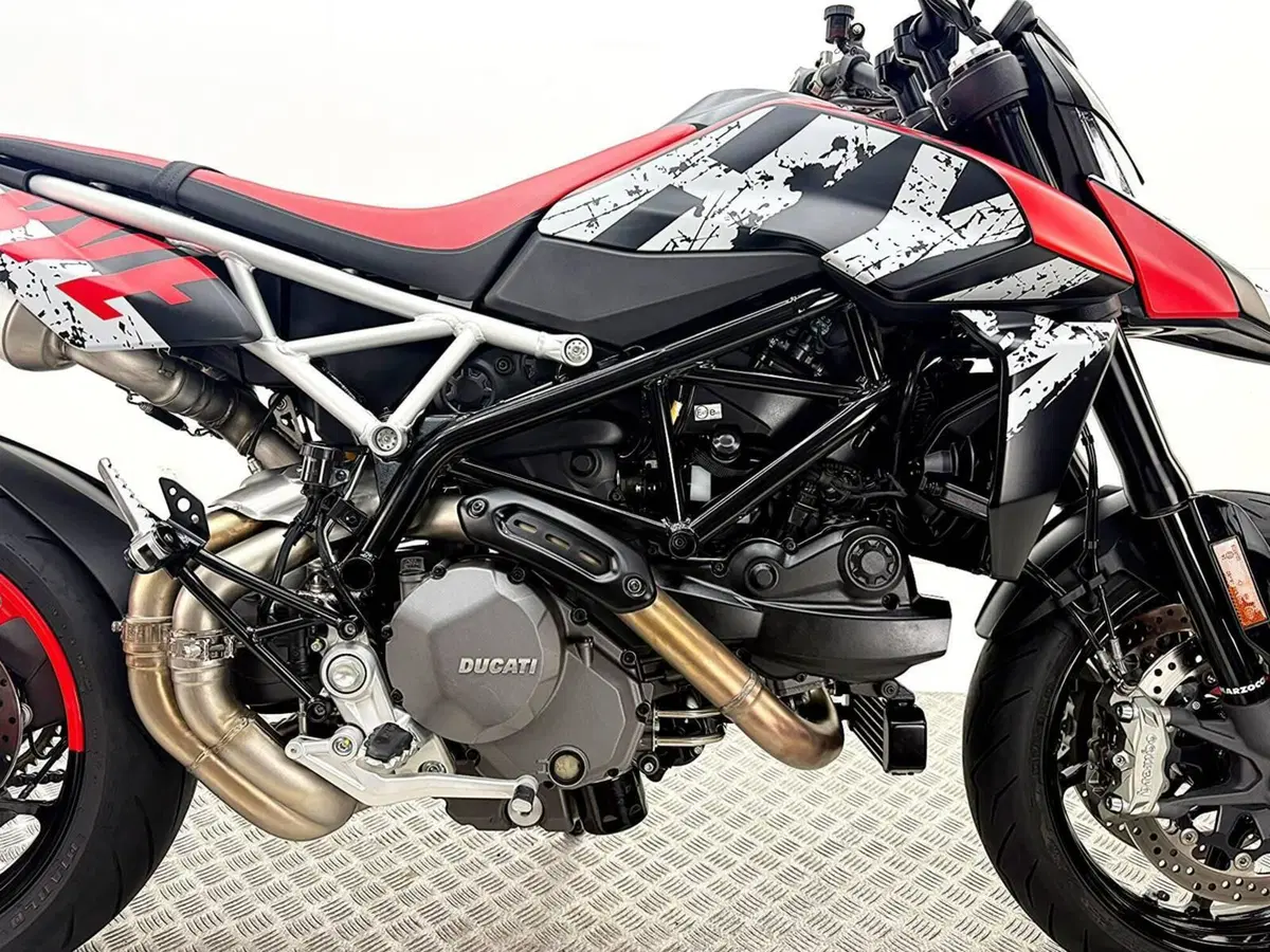 Ducati Hypermotard 950 RVE (2022 - 25) (8)