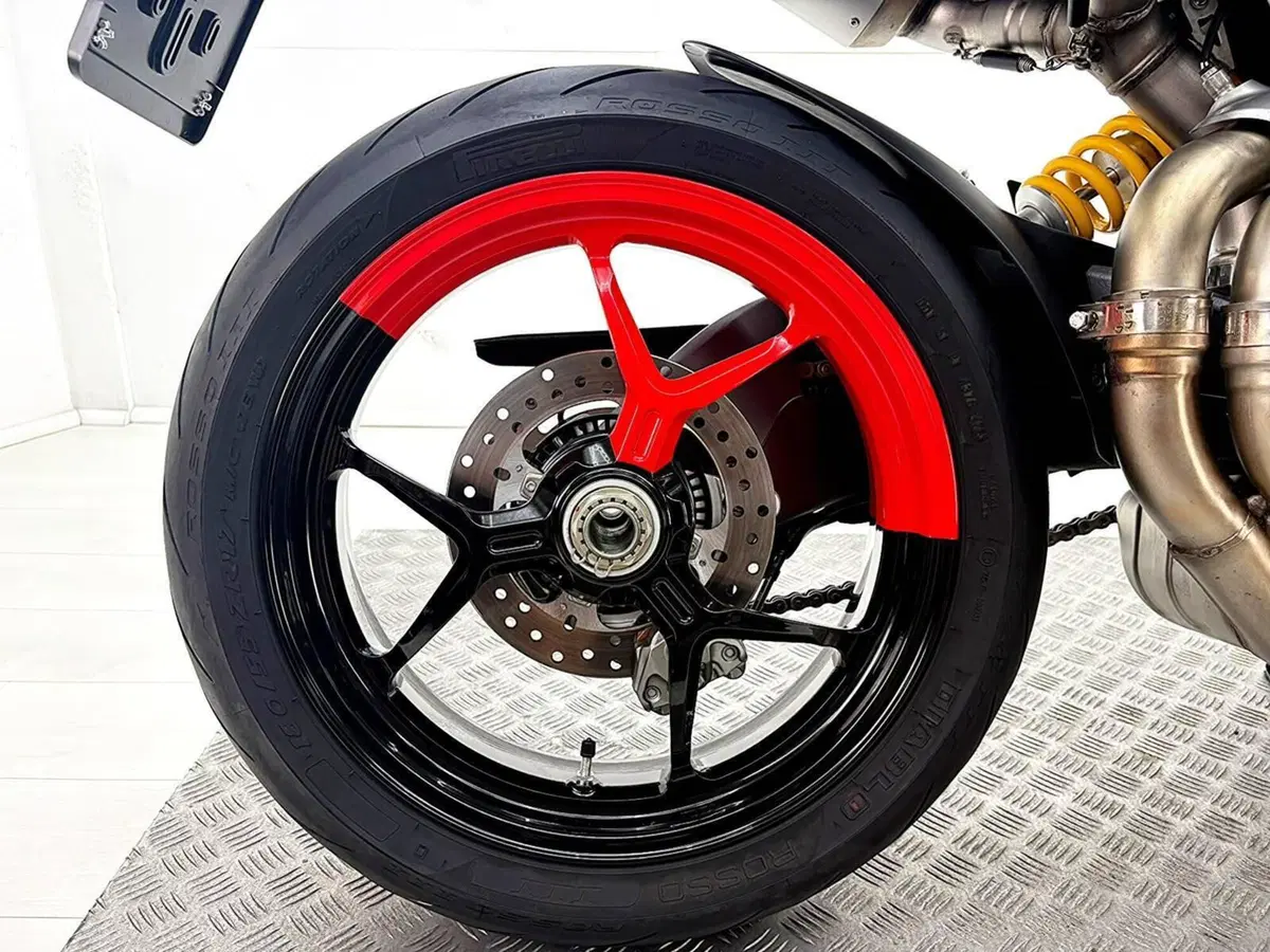 Ducati Hypermotard 950 RVE (2022 - 25) (6)