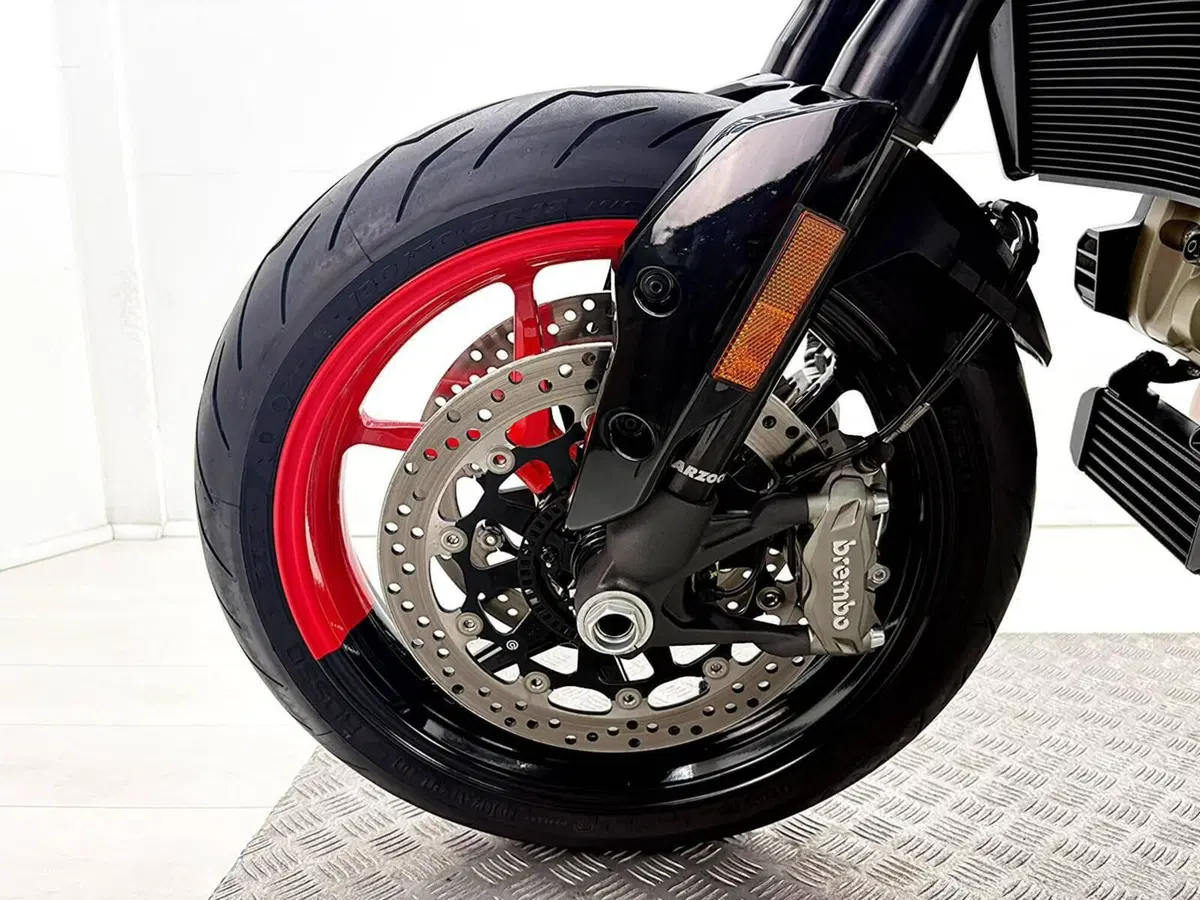Ducati Hypermotard 950 RVE (2022 - 25) (12)