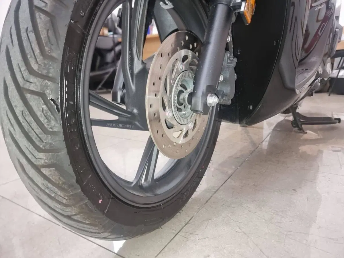 Honda SH 150i Sport (2024 - 25) (7)