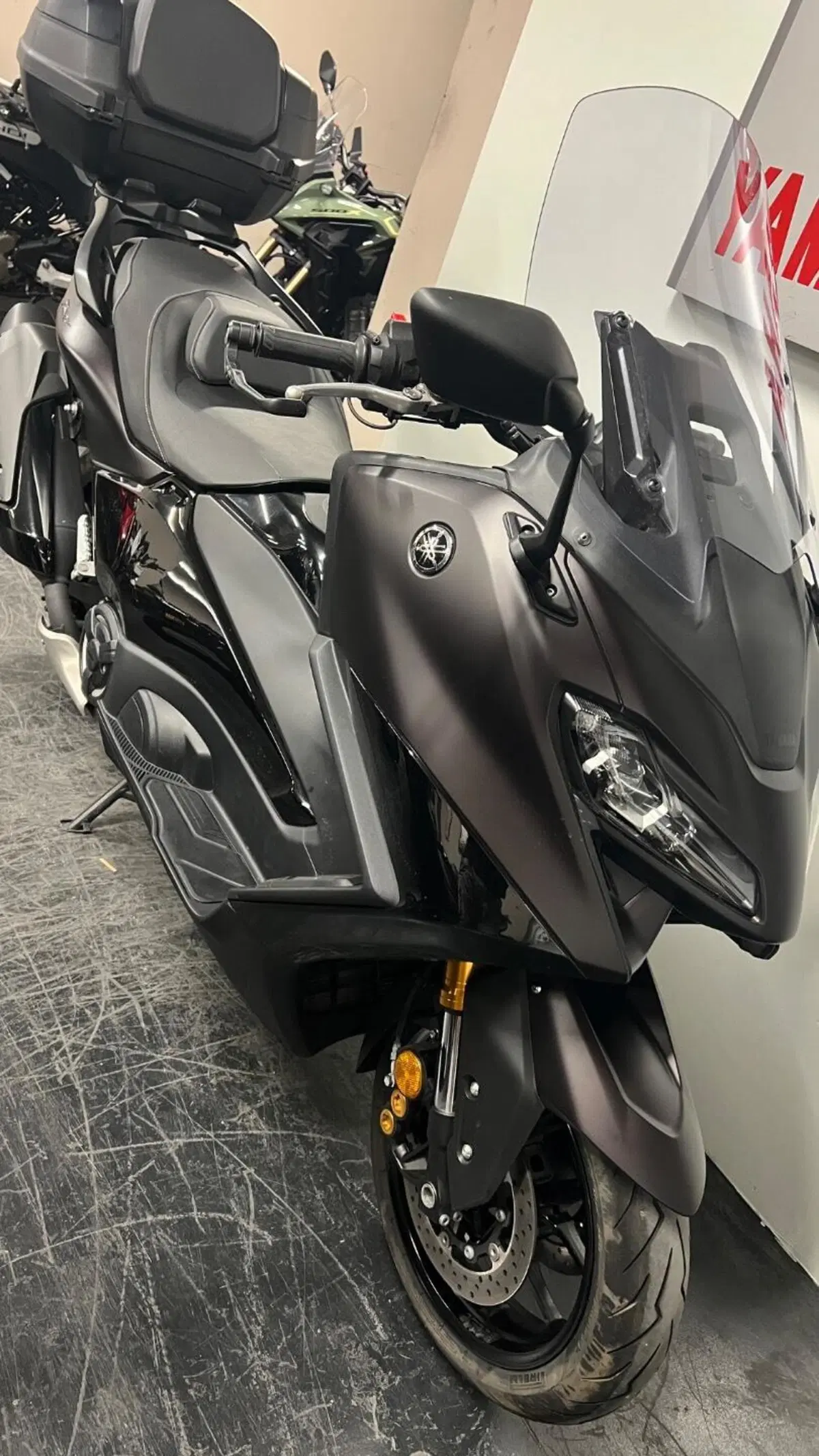Yamaha T-Max 560 Tech Max (2022 - 24) (11)