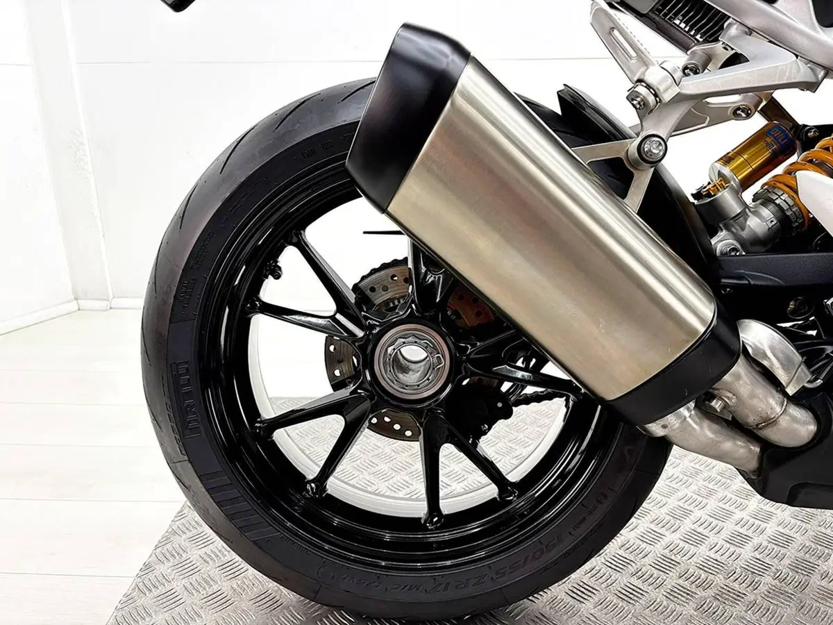 Triumph Speed Triple 1200 RS (2021 - 24) (6)