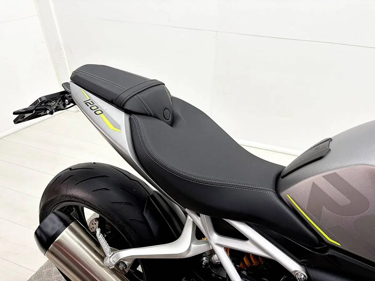 Triumph Speed Triple 1200 RS (2021 - 24) (19)