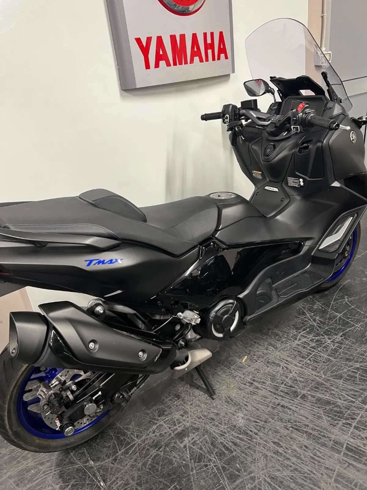 Yamaha T-Max 560 (2022 - 24) (4)