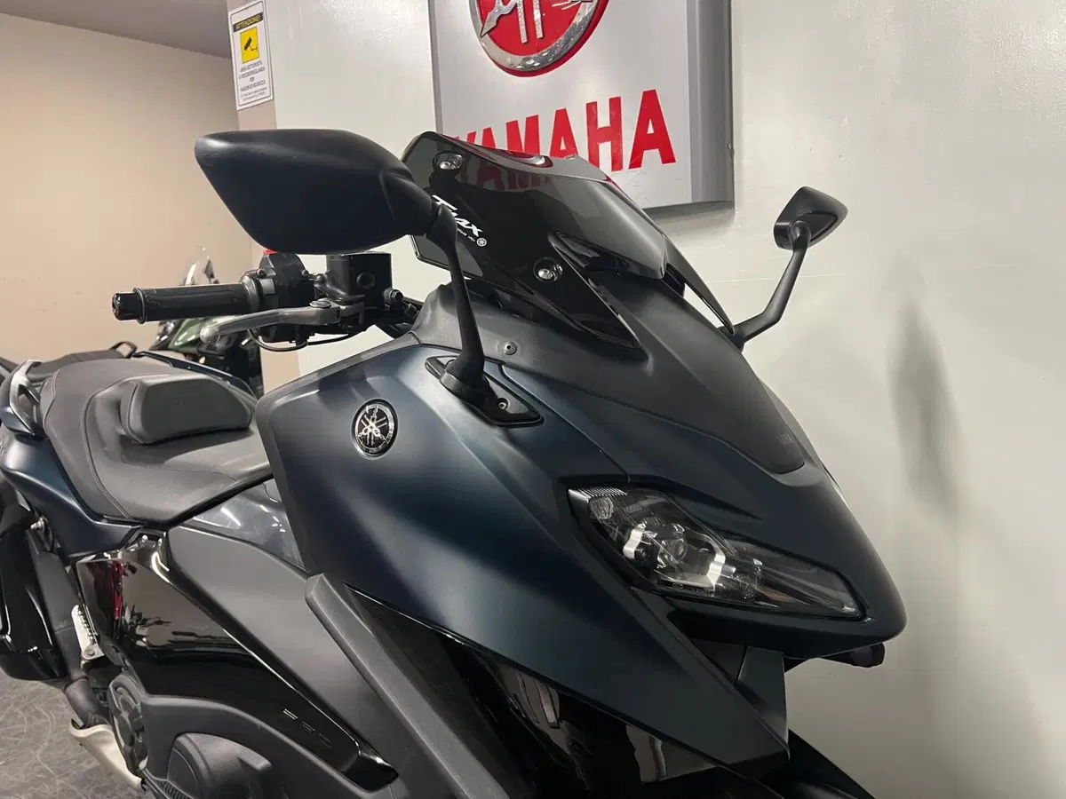 Yamaha T-Max 560 Tech Max (2022 - 24) (2)