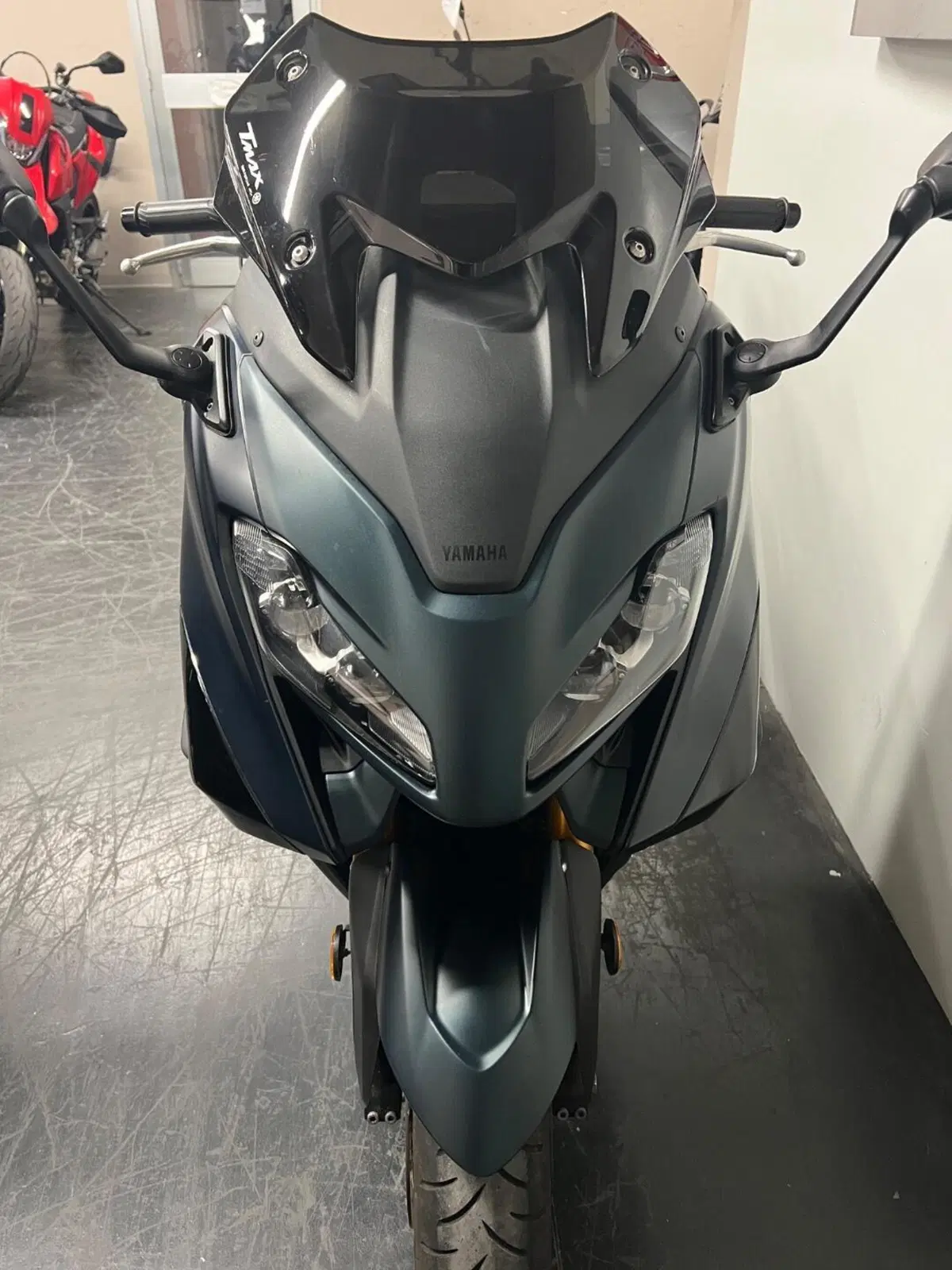 Yamaha T-Max 560 Tech Max (2022 - 24) (3)