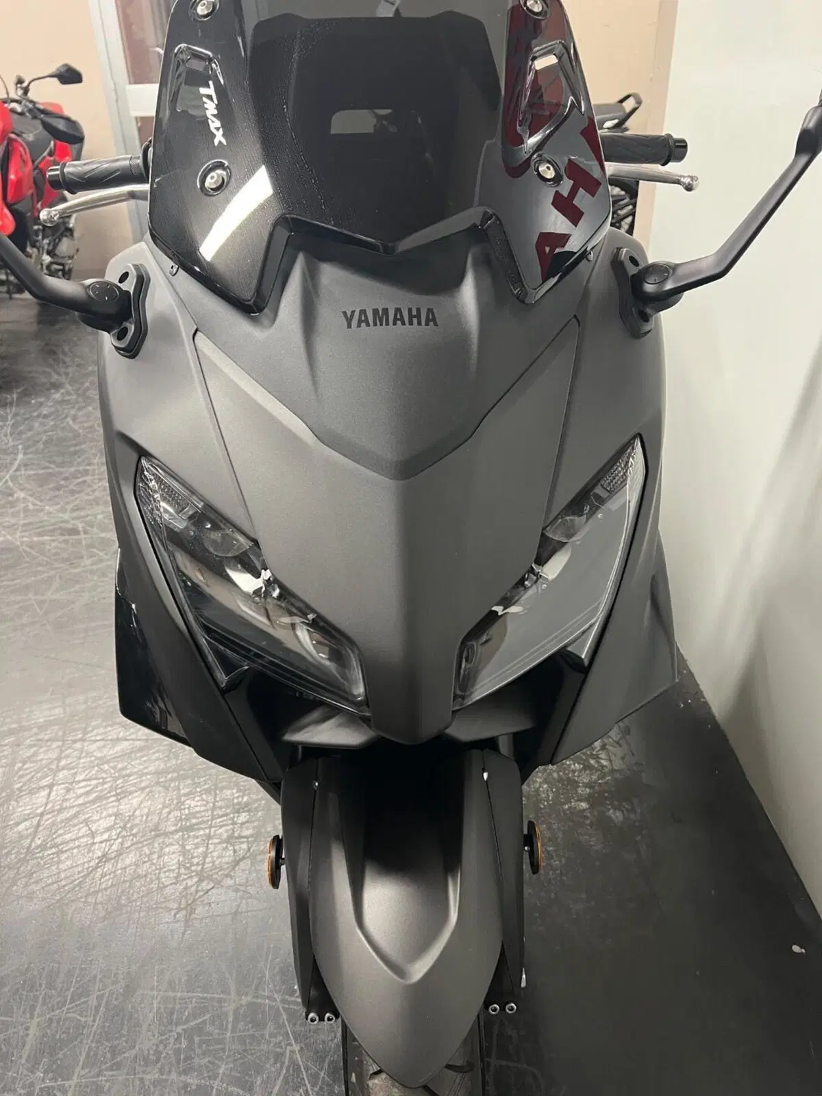 Yamaha T-Max 560 (2025 - 26) (3)