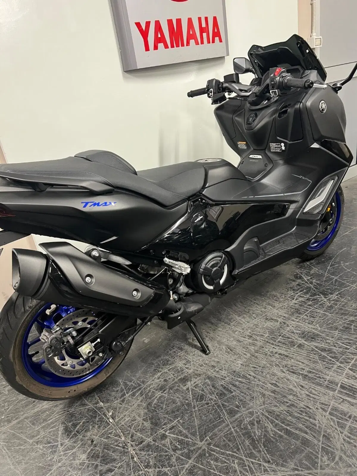 Yamaha T-Max 560 (2025 - 26) (4)