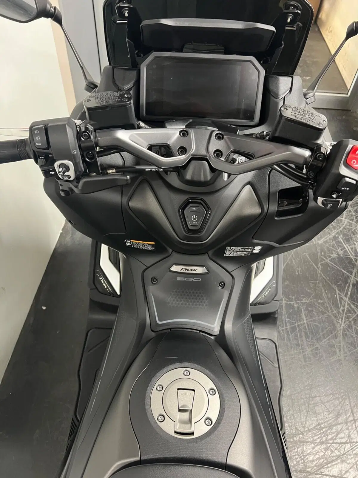 Yamaha T-Max 560 (2025 - 26) (8)