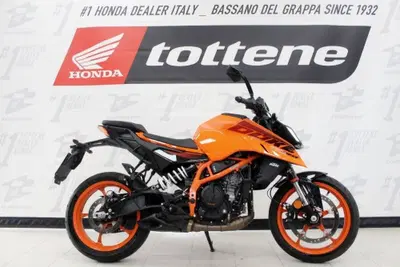 KTM 390 Duke (2026) usata