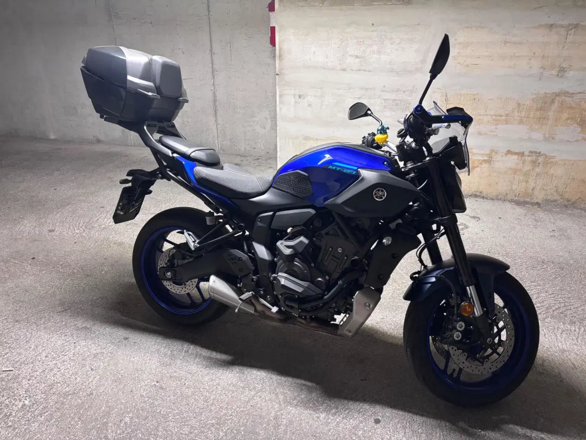 Yamaha MT-07 Y-AMT (2025 - 26) (2)