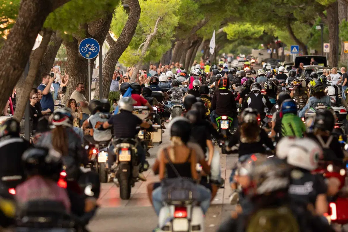 Custom show, auto americane e rock : Lignano saluta il successo del la 5ª Italian Bike Week (2)