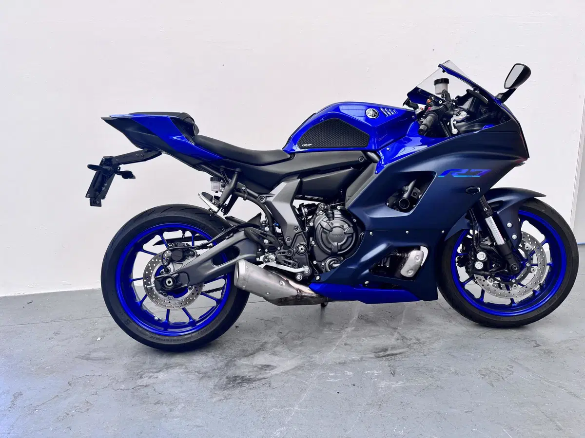 Yamaha YZF R7 (2021 - 25) (2)