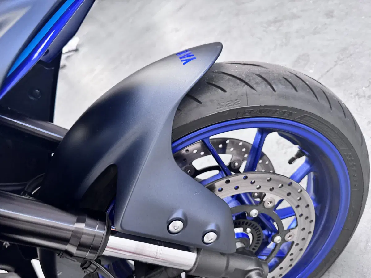 Yamaha YZF R7 (2021 - 25) (3)