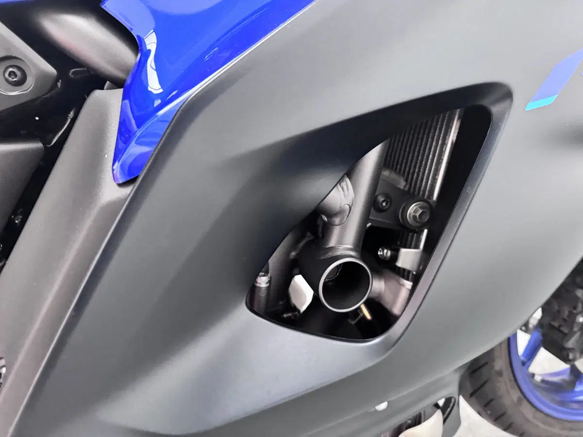 Yamaha YZF R7 (2021 - 25) (4)